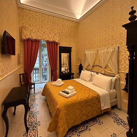Carafa Di Maddaloni Residenza Di Charme Hotel Napoli Bagian luar foto