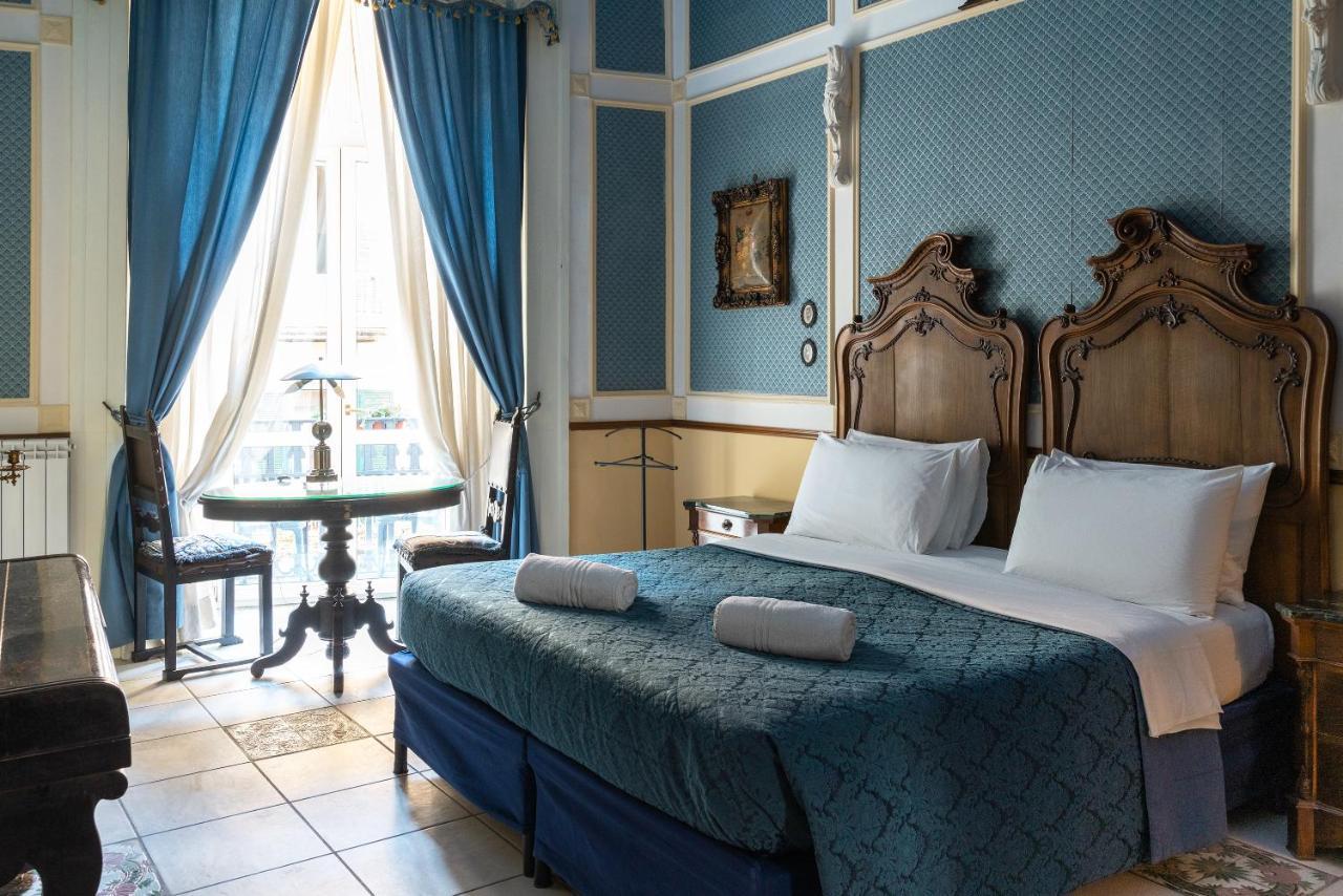 Carafa Di Maddaloni Residenza Di Charme Hotel Napoli Bagian luar foto