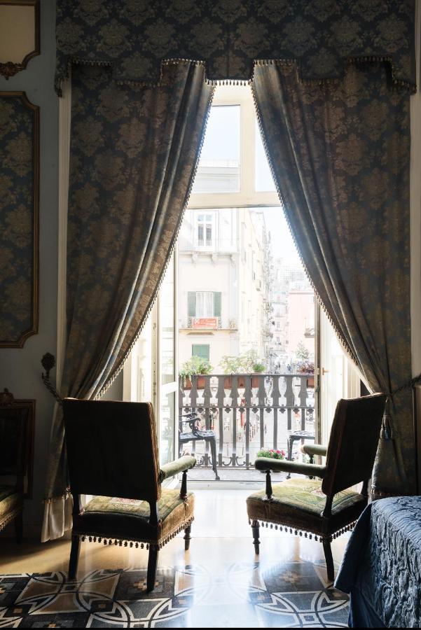 Carafa Di Maddaloni Residenza Di Charme Hotel Napoli Bagian luar foto
