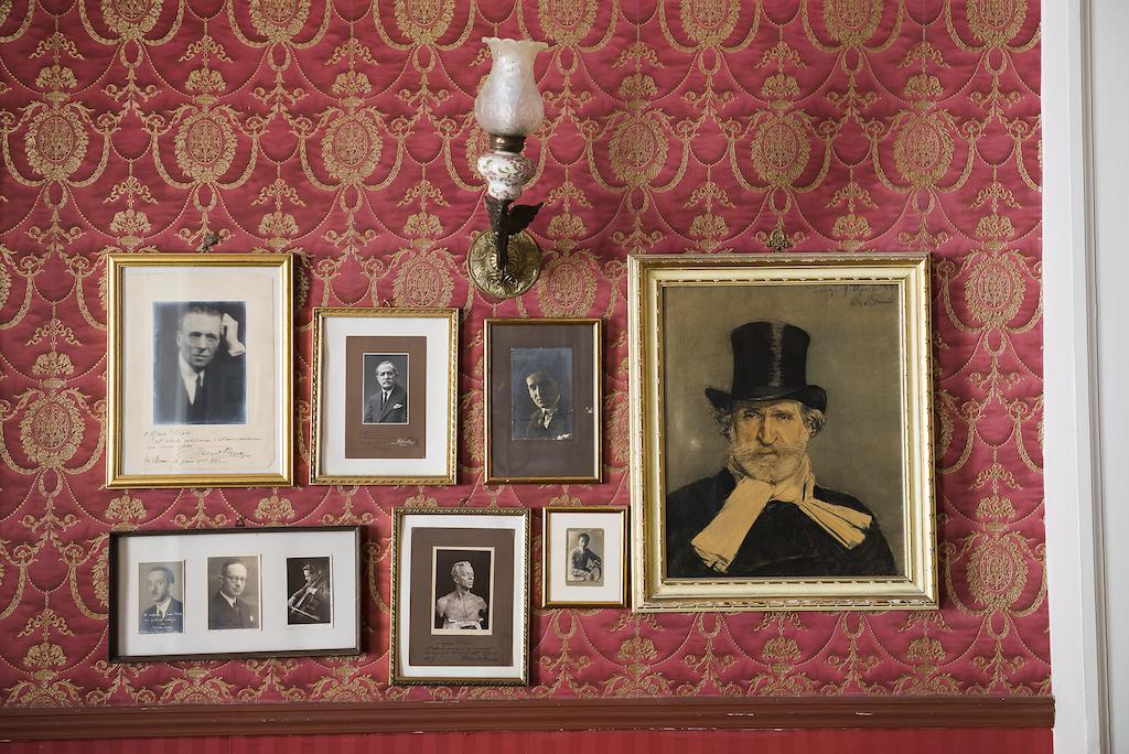 Carafa Di Maddaloni Residenza Di Charme Hotel Napoli Bagian luar foto