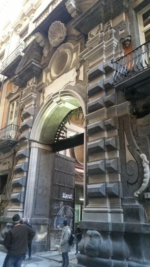 Carafa Di Maddaloni Residenza Di Charme Hotel Napoli Bagian luar foto